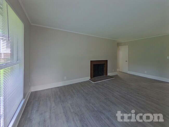 Foto del edificio - 5530 Wedgewood Dr