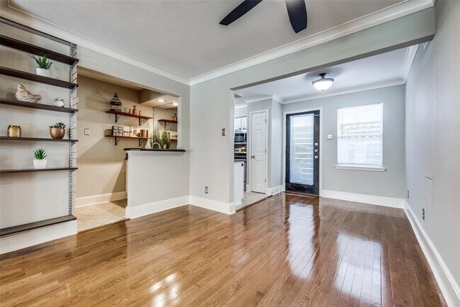 Foto del edificio - 7730 Meadow Park Dr