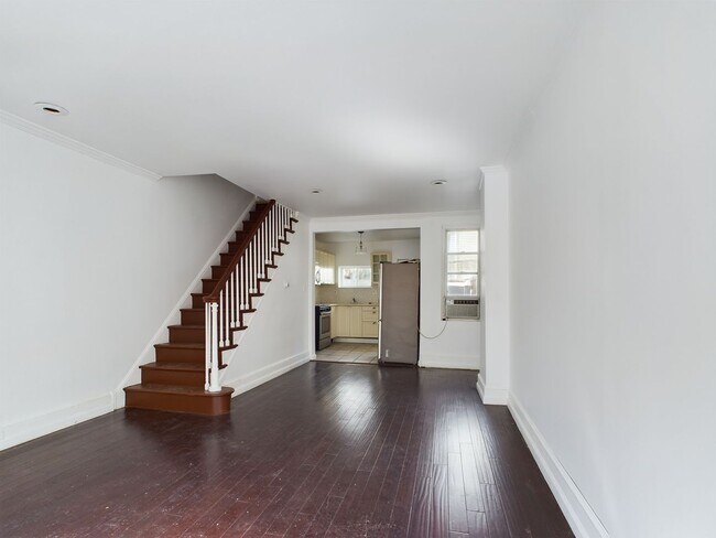 Foto del edificio - Point Breeze House Available Now!