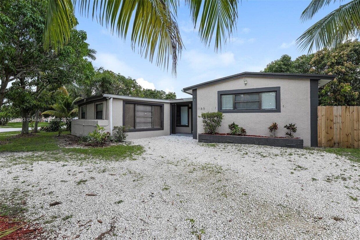 Foto principal - 1185 Arizona Ave