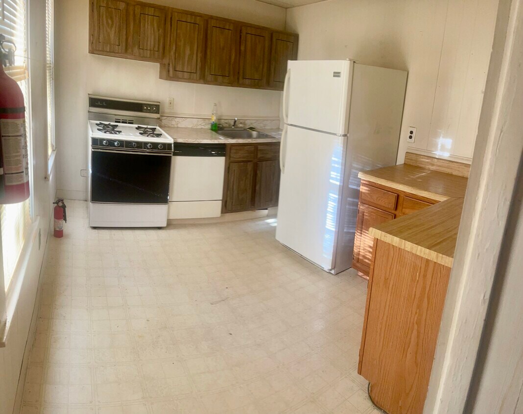 Primary Photo - 41 Ridge Ave