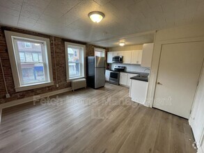 Building Photo - 930 Cumberland St
