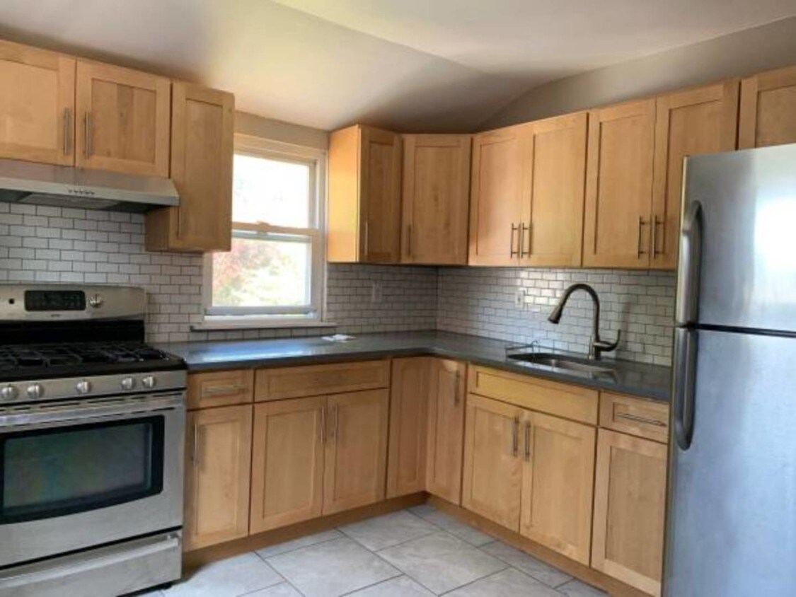 Primary Photo - 209 Tibbetts Rd