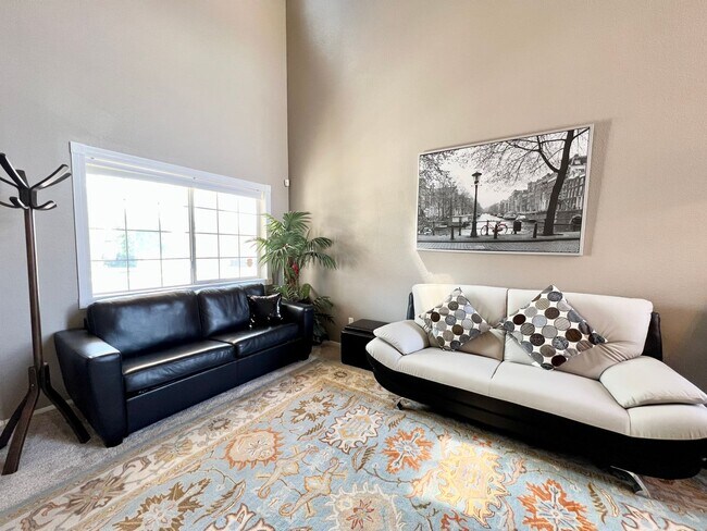 Foto del edificio - FURNISHED 4BD/2.5BA IN GREEN VALLEY RANCH!...