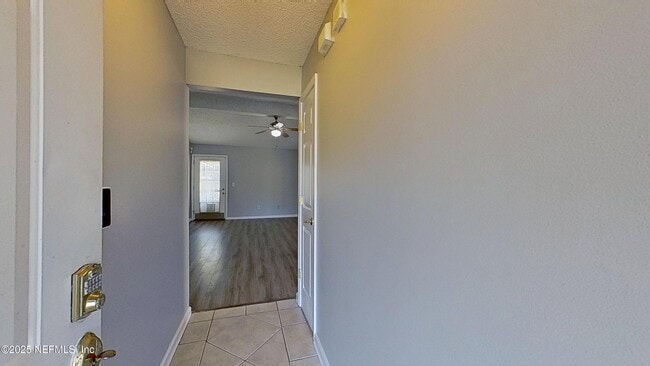 Building Photo - 1639 Spring Branch Dr W