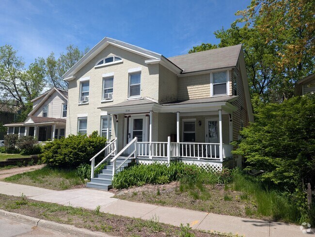 Building Photo - 314 Colchester Ave