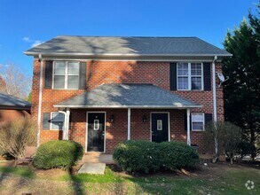 Building Photo - 2934 Forest Park Dr