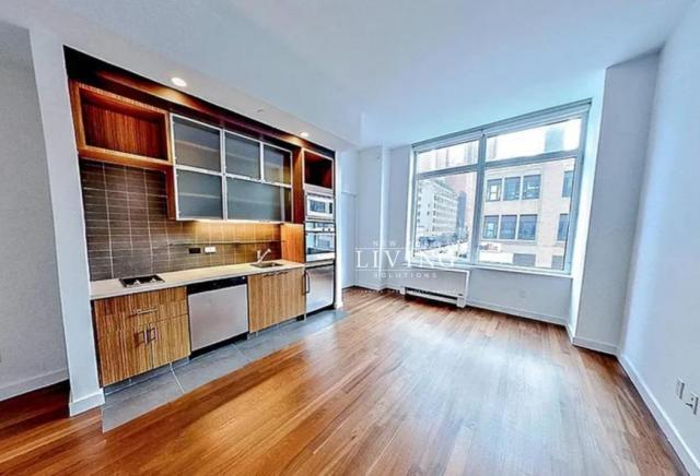 Foto principal - 2 bedroom in New York NY 10036