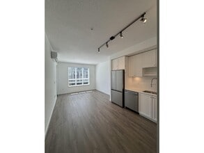 Building Photo - 15735-15785 85 Ave