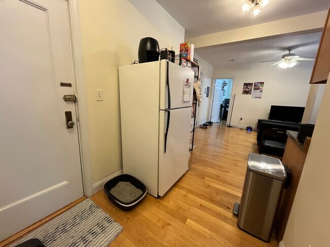 Foto del edificio - 1614 Beacon St