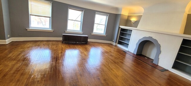 Foto del edificio - 1133 E 81st Pl