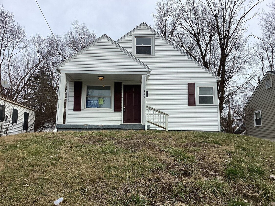 **Deposit Special 500** 1950 Shaftesbury House Rental in Dayton