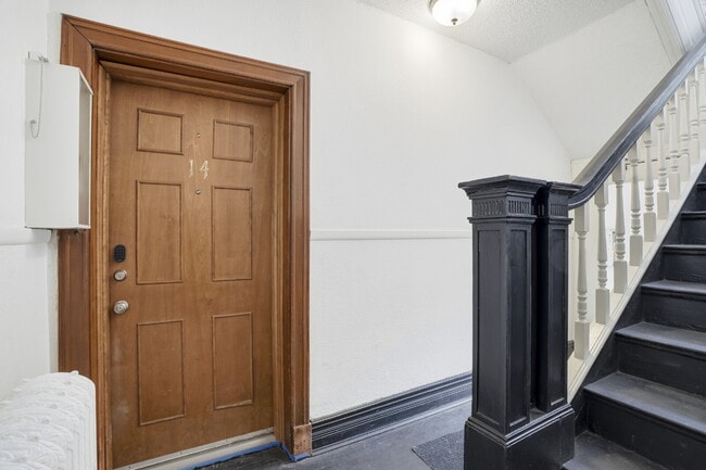 Photo - Spacious Two Bedroom in Cap Hill Apartment