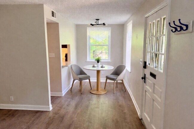 Foto del edificio - 2733 S Buchanan St