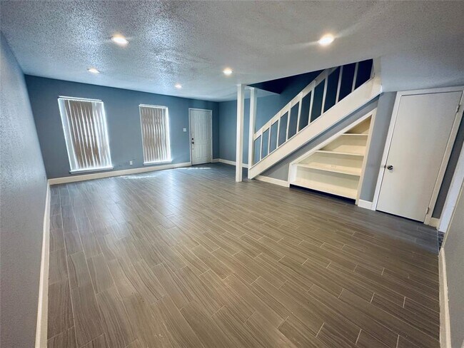 Foto del edificio - 2515 Oak Hill Dr