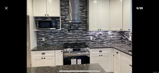 Building Photo - 14 Evergreen Ct