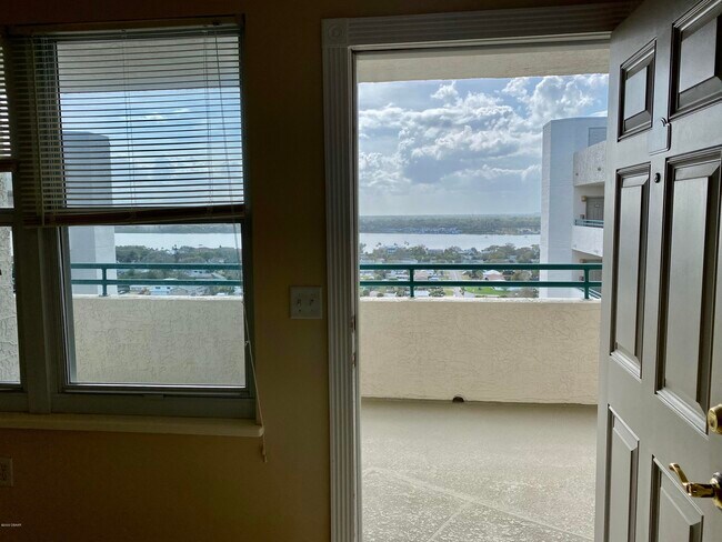 Foto del edificio - 2055 S Atlantic Ave