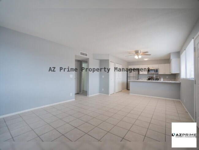 Building Photo - Charming 2BR/1BA Phoenix Condo - Prime Loc...