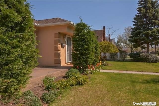 Building Photo - 2303 Alexander Pl