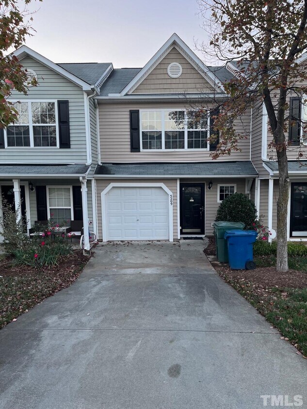 Primary Photo - 5209 Malik Dr