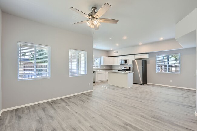 Building Photo - 7010 N 80th Ave