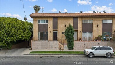 Building Photo - 13861 Vanowen St