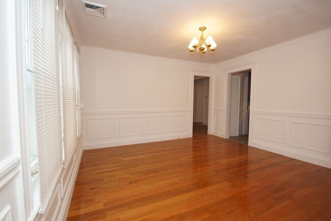 Building Photo - 353 Lowell Ave