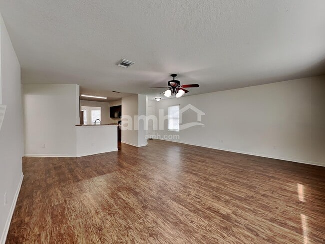 Foto del edificio - 16823 Accolade Way