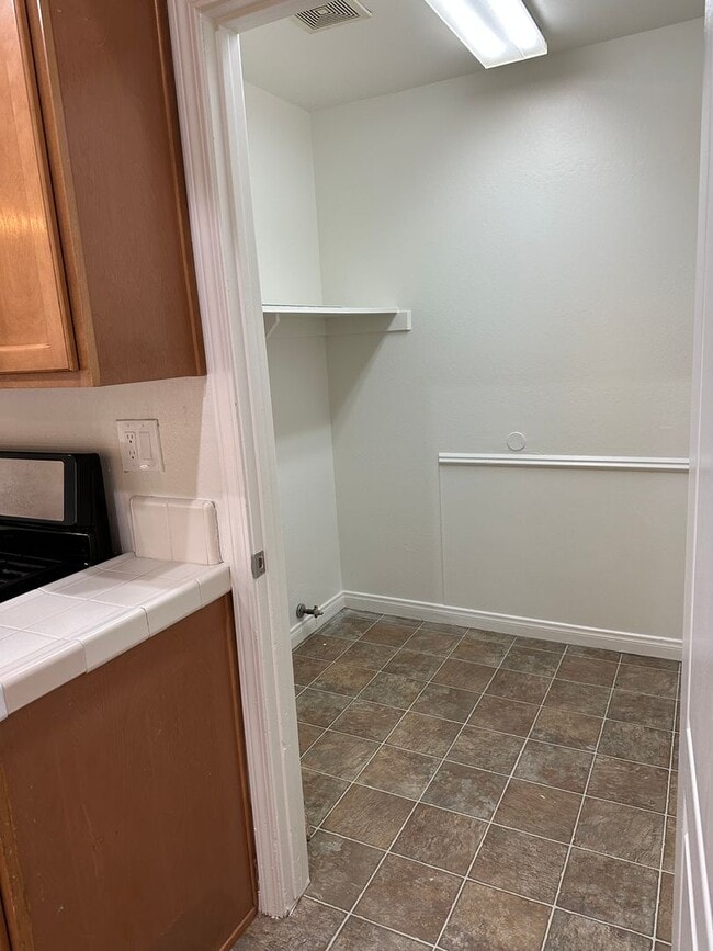 Building Photo - 3 Bed 2 Bath - Move In Special