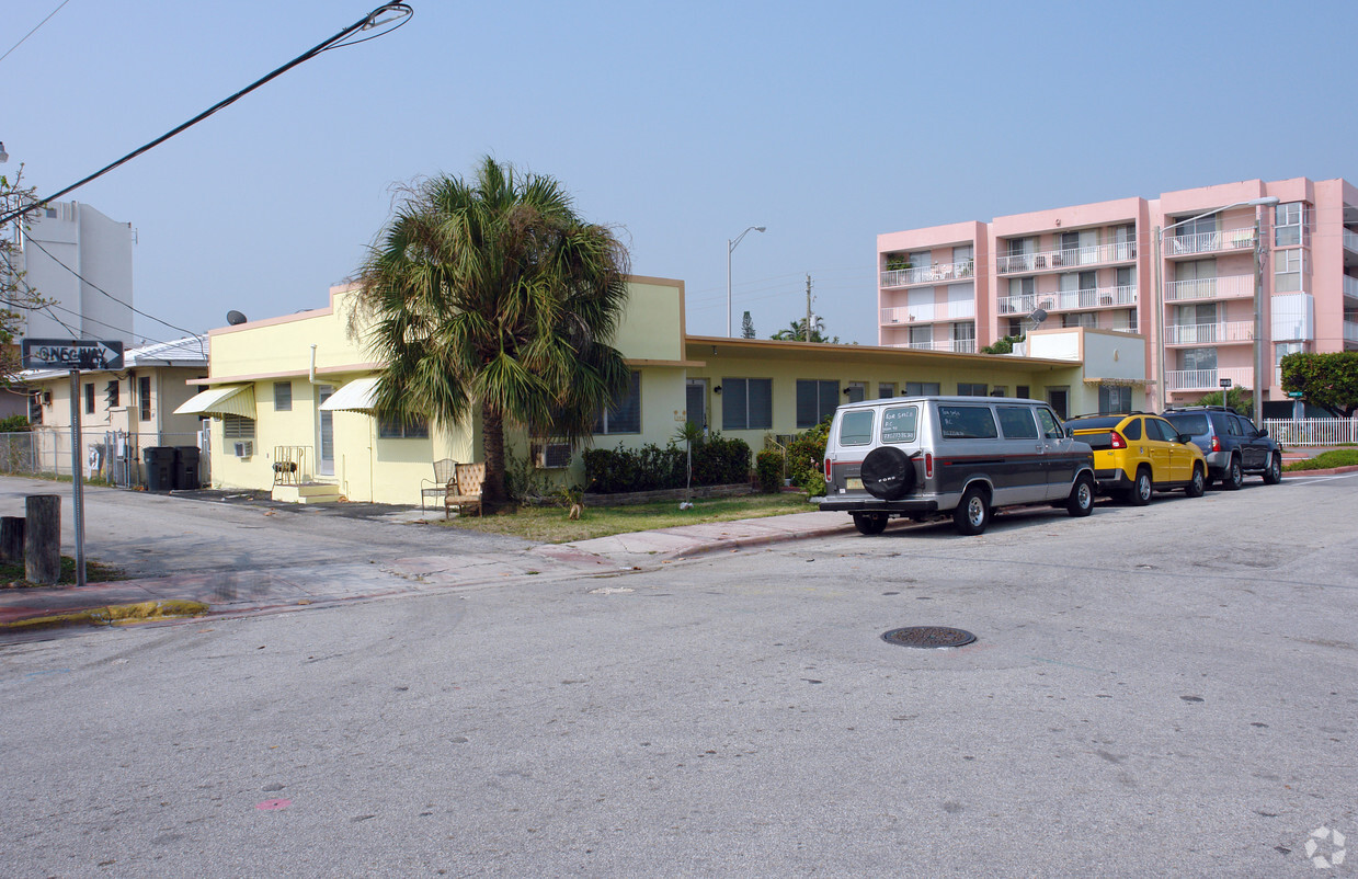 Building Photo - 240 84th St