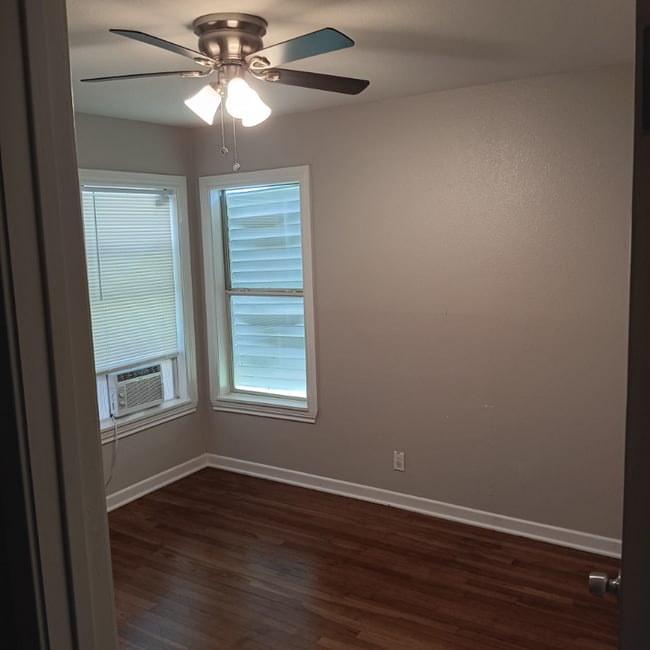 Building Photo - 2717 Rogers St