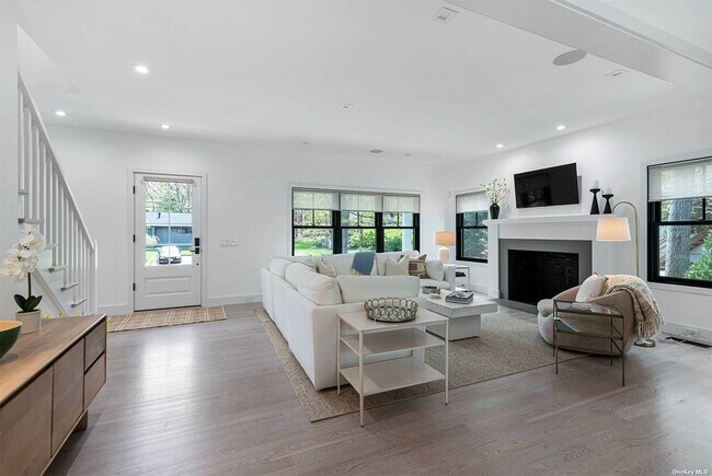 Foto del edificio - 31 Meredith Ave