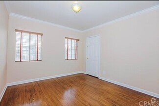 Building Photo - 1745 W 65th St