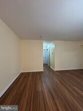 Building Photo - 3223 Valley Dr