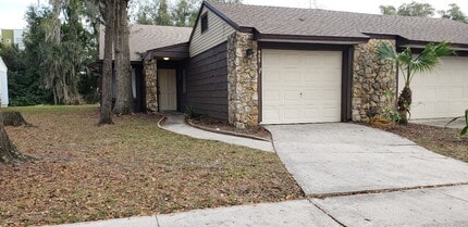 Building Photo - 908 Robinhood Ct