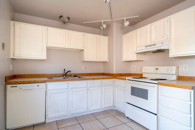 Porch Den Spenard Buckingham 1 Light Chrome Swing Arm Pin Up Plug In Wall Lamp