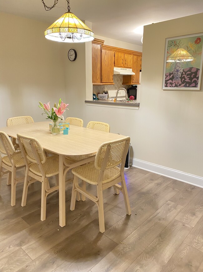 Dining room - 1313 Juniper Ct