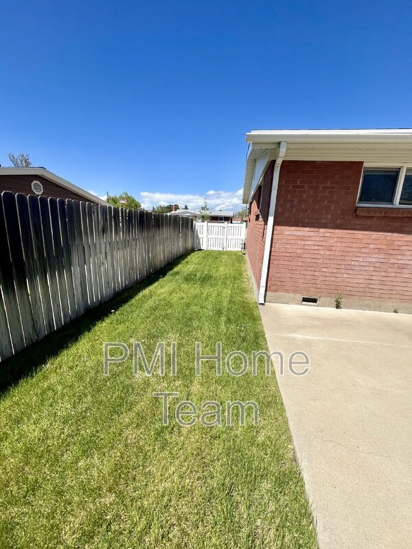Building Photo - 224 W 700 N