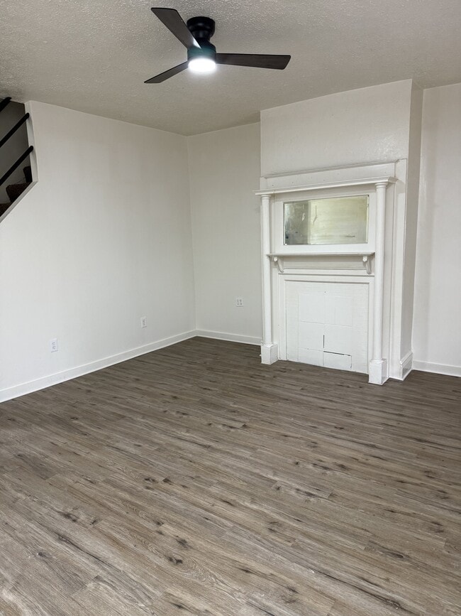 Building Photo - 722 Eureka St