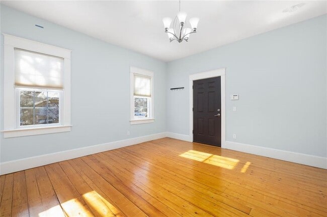 Building Photo - 76 Pitman St