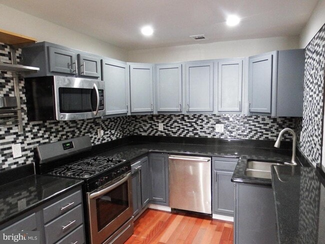 Foto del edificio - 924 S Robinson St