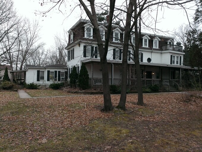 Foto principal - 1301 Deer Run Rd
