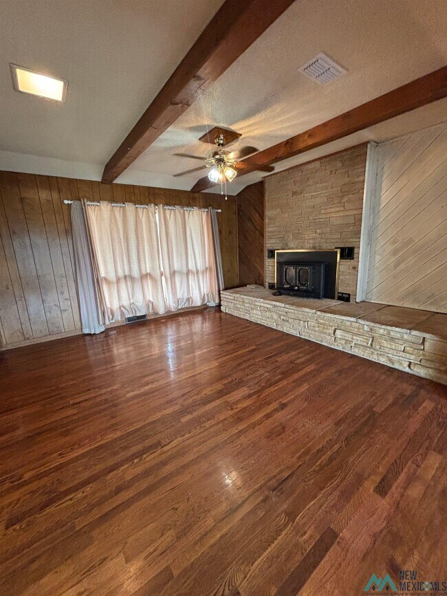 Foto del edificio - 1420 E 21st St