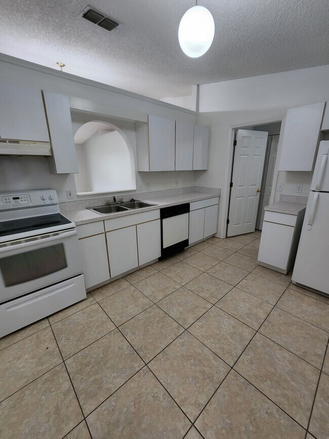 Foto del edificio - 4100 Mendenwood Ln