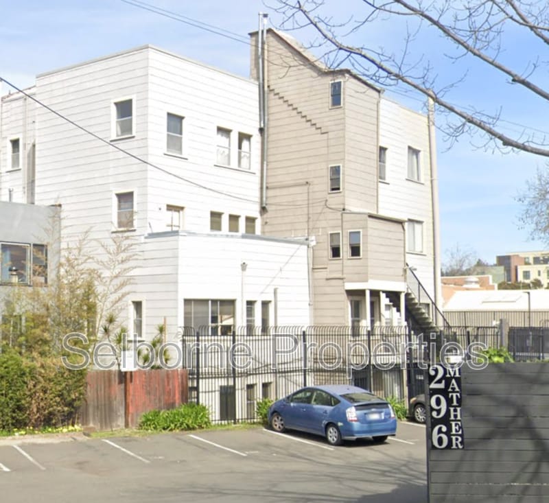 Primary Photo - 4348 Broadway