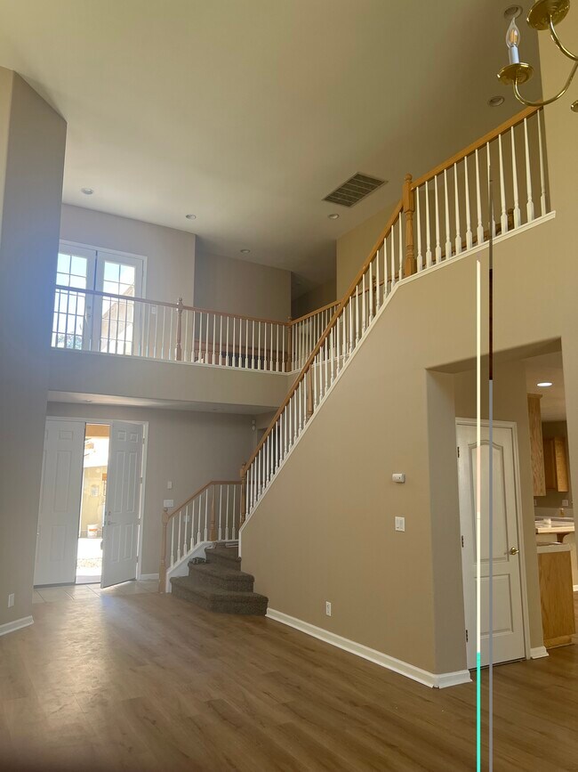 Foto del edificio - 1571 Riverview Ave