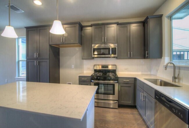 Foto del edificio - 7411 Pantherpaw St