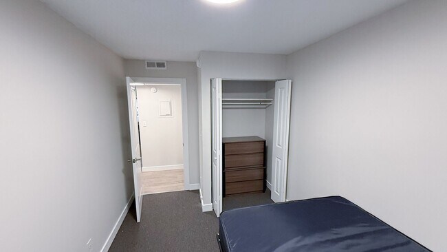 Foto del interior - 105 N Busey