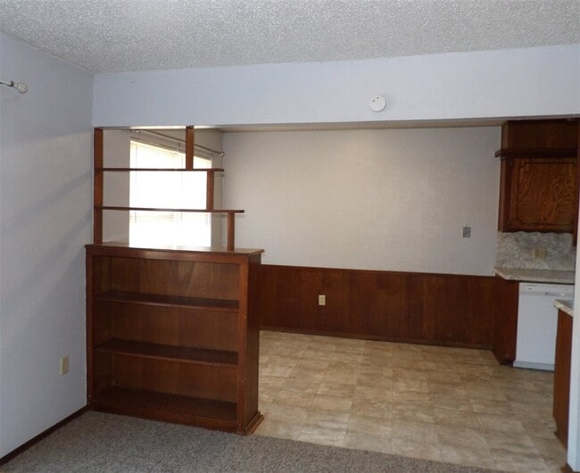 Building Photo - 407 SW Forest Pl