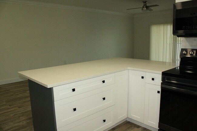 Building Photo - 4401 Crystal Lake Drive 206, Deerfield Bea...